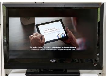 Vizio 32' Flatscreen TV Model With Remote