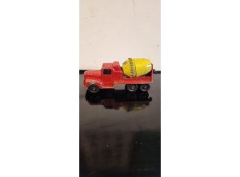 1950s Tootsietoy Cast Iron Cement Mixer