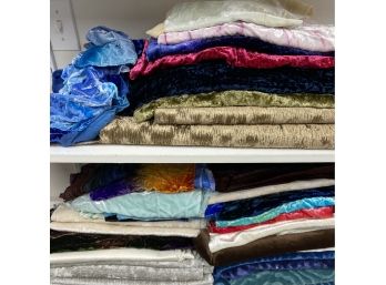 A Selection Of Velvet Fabric Remnants (E)