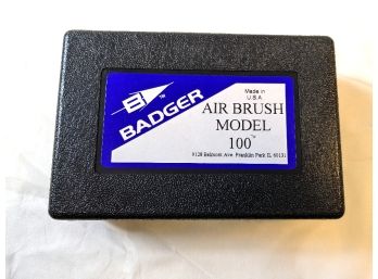 Badger 100-2L Airbrush High Roller Trigger In Case