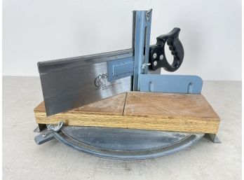 Mitre Box With Saw