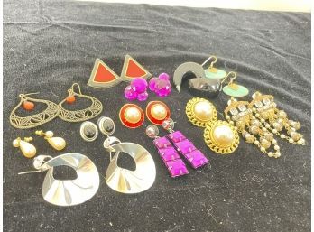 Costume Jewelry Earring Lot