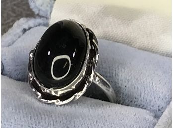 Lovely Vintage 925 / Sterling Silver Ring With Highly Polished Black Onyx - Very Simple But Very Elegant
