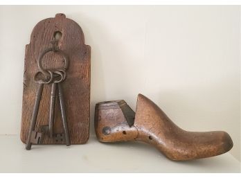 Vintage Wooden Shoe Form And Keys