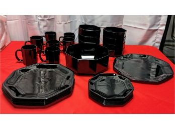 Arcoroc Mid Century 'Octime' Octagonal, France, Black Glass - 33 Pieces In Total