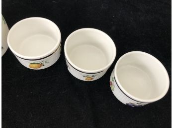 Royal Worcester 'Evesham Gold' Porcelain Souffle Bowl Set