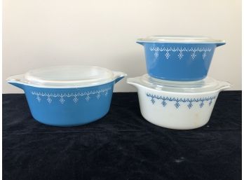 Vintage Pyrex Snowflake Blue Casserole Round Dish Set