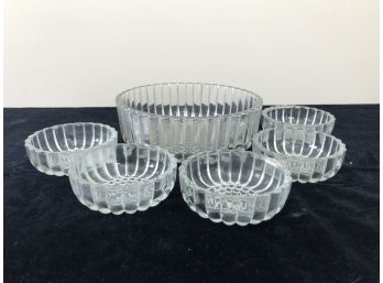 Vintage Jeannette Glass National Master & 5 Berry Bowls