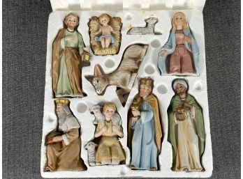 A Beautiful Vintage Set Of Ceramic Nativity Figurines