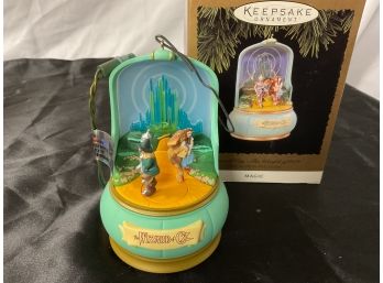 Emerald City - Light Up Motion And Music Ornament