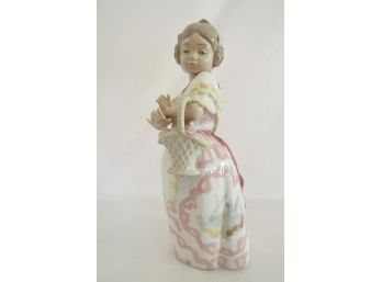 A Rare Valencia Girl Porcelain Ceramic Figurine - NAO By Lladro