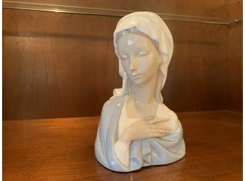 Lladro Glossy Porcelain Bust Sculpture Of Virgin Mary