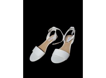 Steve Madden White Leather Open Toe Shoes.  - - - - - - - - - - - - - - - - - - - - - - - - - Loc: GS1