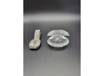 Swarovski Crystal Oyster With Pearl. #014389 - - - - - - - - - -- - - - - - - - - - - - - - - - - Loc: SB Bag