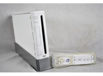 Nintendo WII With Controller