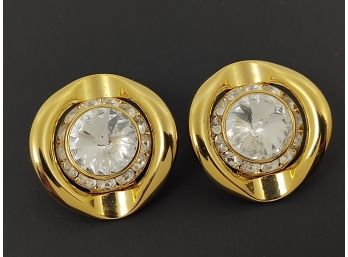 VINTAGE GOLD TONE WHITE RIVOLI RHINESTONE CLIP EARRINGS