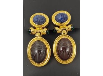 VINTAGE GOLD TONE EGYPTIAN REVIVAL JEWELED SCARAB BEETLE CLIP EARRINGS