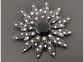 VINTAGE BLACK & WHITE ENAMEL ON METAL FLOWER BROOCH