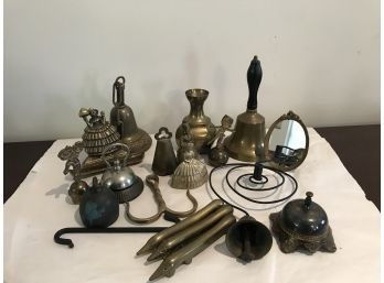 Group Of Small Brass & Metal Items
