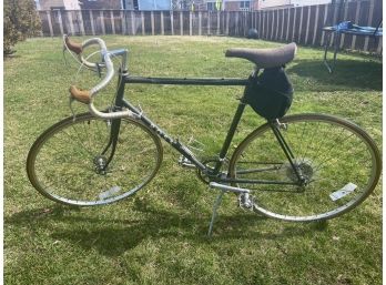 Vintage Ross Utopian Full Shimano Components . 27' Inch Wheel Size