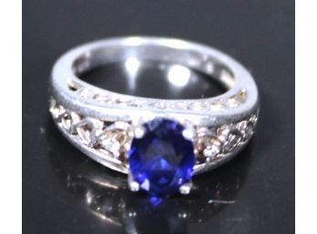 Fine Sterling Silver Ladies Ring Fancy Setting Blue And White Stones Size 5