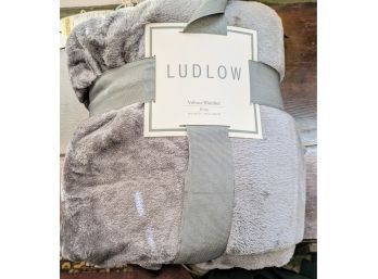 Ludlow Velour Gray King, Blanket