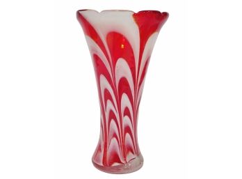 Lovely Peppermint Swirl Red And White Art Glass Flower Floral Vase