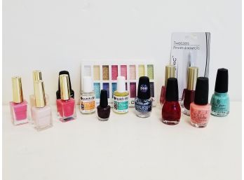 Great Selection Of Women's Spa Day Accessories: Nail Polishes, Eye Shadow And More!