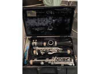 Vito Reso-Tone U.S.A 3  Black Clarinet With Hard Case