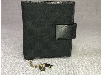 Fantastic Authentic Unisex GUCCI Black Wallet  With Boot And Gucci Emblem - Black GG Gucci Fabric - NICE !