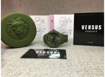 Awesome Brand New $295 VERSACE / Versus Camo Green Silicone Watch With Bonus Matching Wristlet Purse