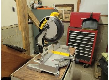 Nice DeWalt  12'  Compound Miter Saw - Like New Condition