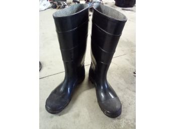 Pair Of Used Size 12 Rubber Boots - 18 -1/4 Inches High - Great For Gardening