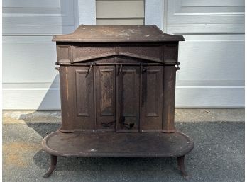 Antique Wood Bishop & Company Cast Iron Stove
