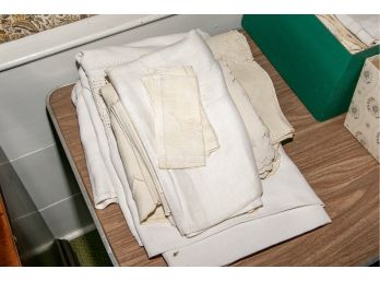 Group Vintage Linen Tablecloths And Napkins
