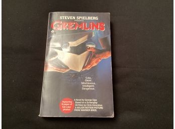 Gremlins Paperback Book Color Photos 1984 First Printing