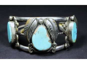 Fine 1970s Vintage Native American Indian Southwestern Turquoise Cuff Bracelet