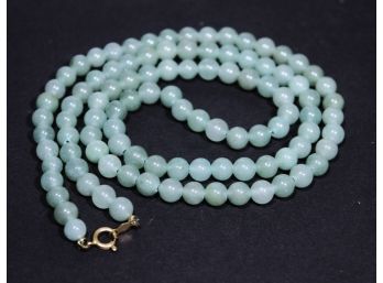 Fine Vintage Jade Jadeite Stoned Beaded Necklace 14K Gold Clasp