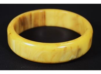 1980s Vintage Bakelite Plastic Bangle Bracelet