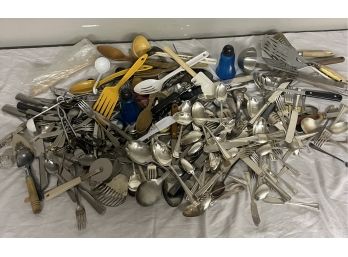 Large Lot Of Utilitarian Miscellaneous Kitchen Items