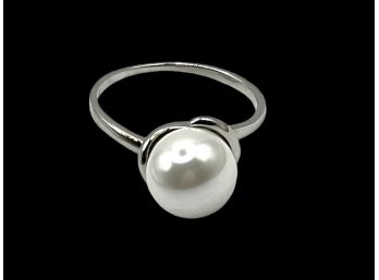 Lovely Sterling Silver Large Pearl Color Style Ring, Size 8.75