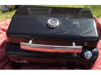 Like New Charbroil Electric Table Top Grill