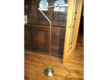 High Quality Floor Model Magnifying Lamp By ESTILUZ