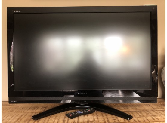 Toshiba 42' Flatscreen TV W Remote (Model 42HL67)