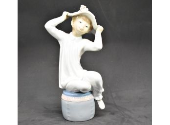 Lladro 1147 Girl With HAT, 8' H