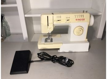 Singer Extreme Control Sewing Machine With Electric Foot Pedal
