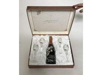 Vintage Unopened 1979 Perrier Jouet Champange Gift Set With 4 Glasses In Box