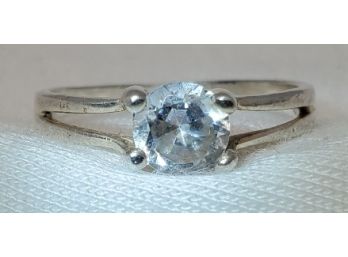 Sterling Silver Size 7 Beautiful CZ Engagement Ring ~ 1.91 Grams