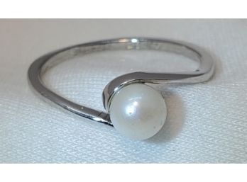 Sterling Silver Size 9 Faux Pearl Avon Collectors Ring ~ 1.81 Grams