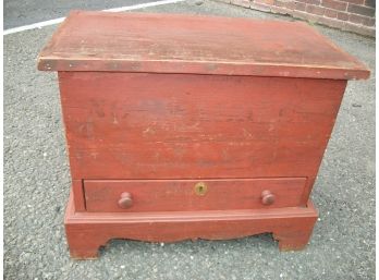 Fantastic Small Blanket Chest In Barn Red W/One Drawer